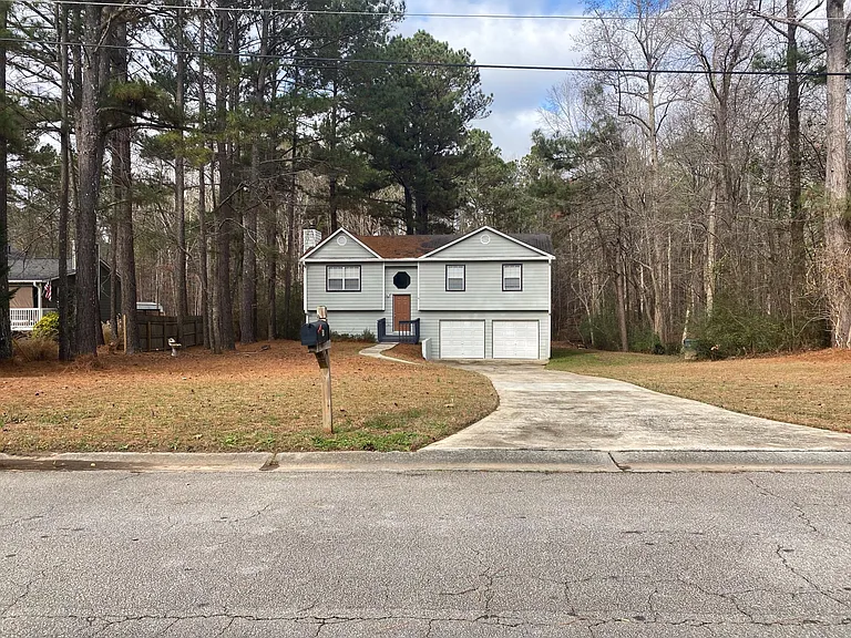 31 Hollyberry Ct — Photo 1