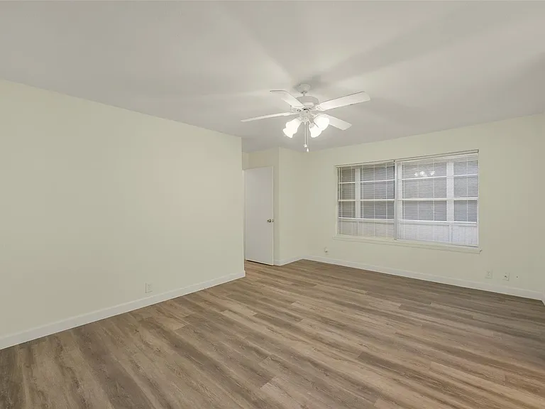 23122 Whispering Willow Dr — Photo 32