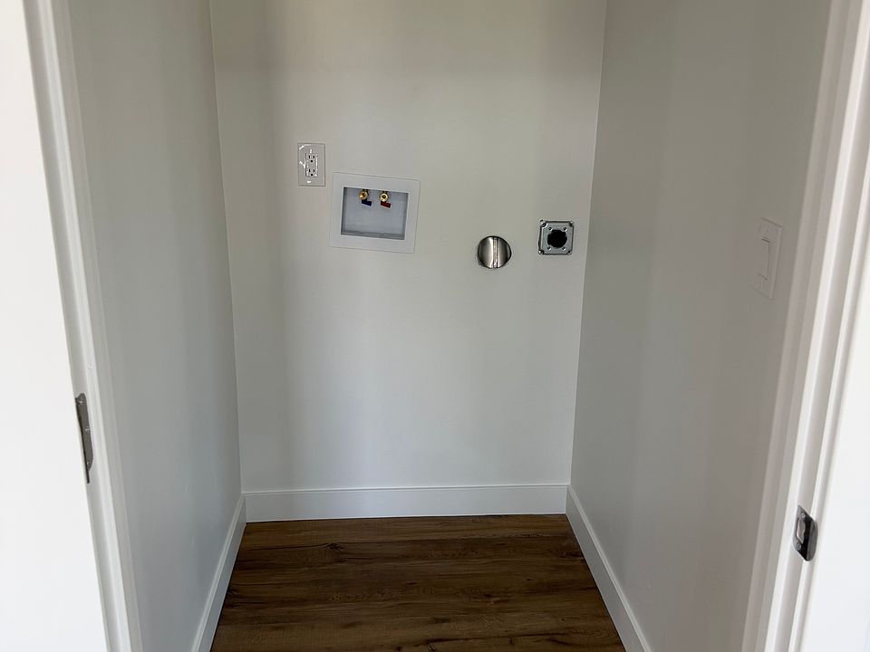 1st image of 762 N Boseman Way