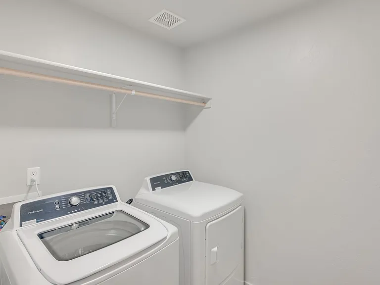 11223 W Knightsbridge Ct — Photo 16