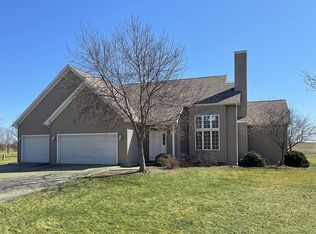 37253 Comanche Dr, Saybrook, IL 61770