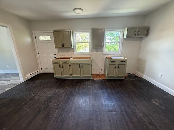 4th image of 15 Oakes Ave APT 2