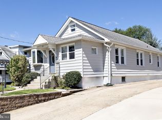 35 E Kraft Ave, Oaklyn, NJ 08107