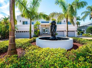 2712 Bay Dr, Bradenton, FL 34207
