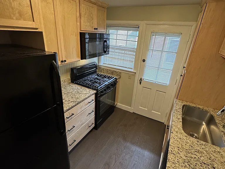 766 New Holland Ave — Photo 8