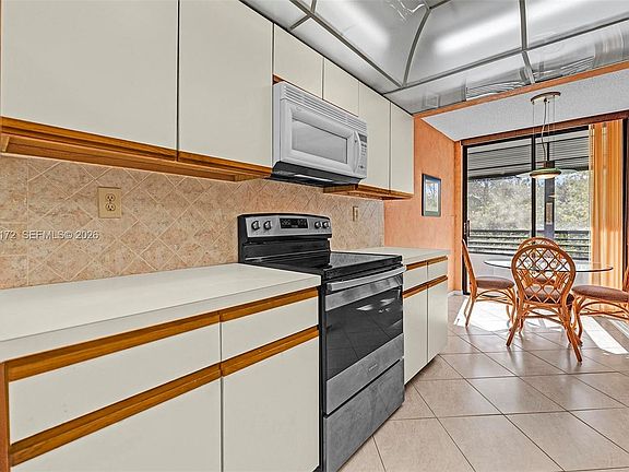 5th image of 1470 Sheridan St APT 22C