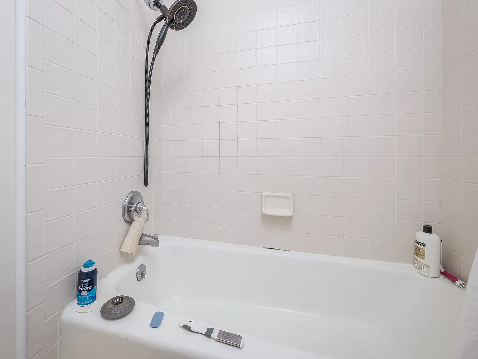 2 bed, 1.5 bath, 968 sqft, $3,000 — Photo 1