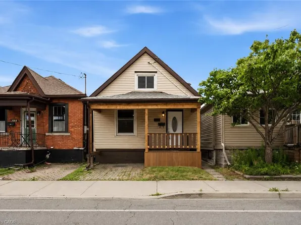 1062 Cannon St E, Hamilton, ON L8L 2H8