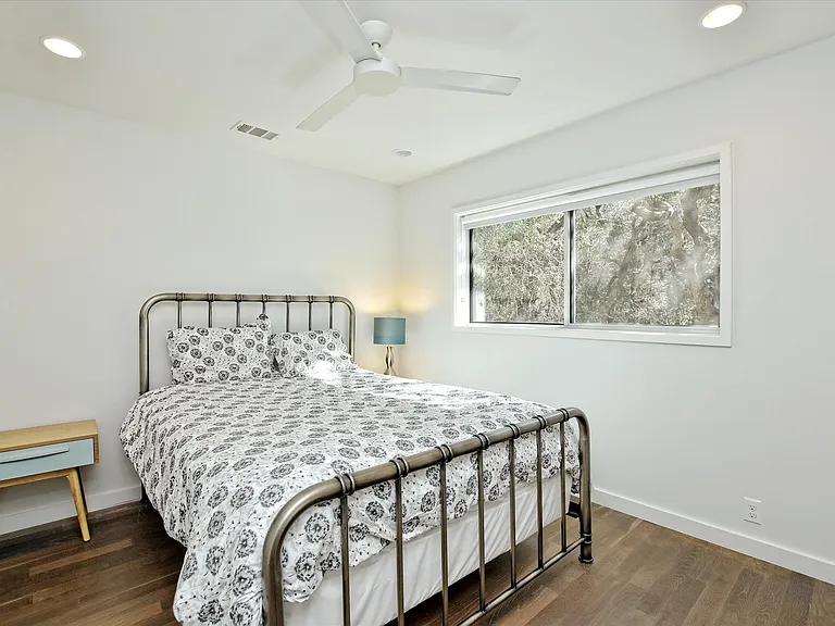2100 Sandy Point Rd — Photo 5