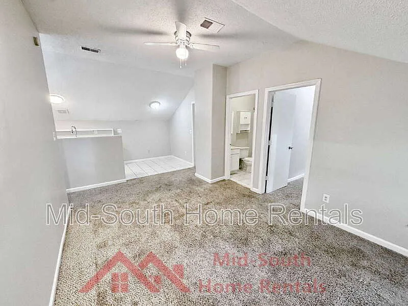 1 bed, 1.0 bath, $550 — Photo 4
