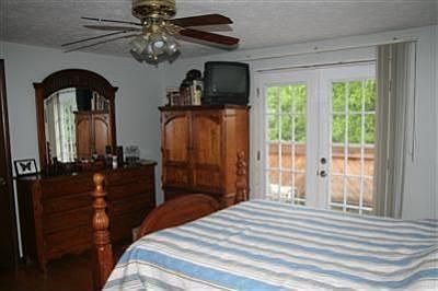 5th image of 147 Alexander Dr