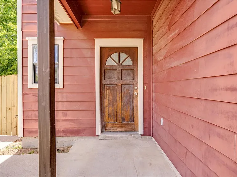 1300 Chicon St #A — Photo 2