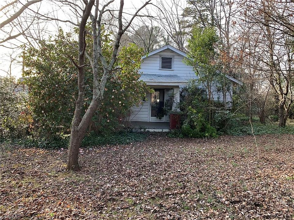2nd image of 3012 Archdale Rd
