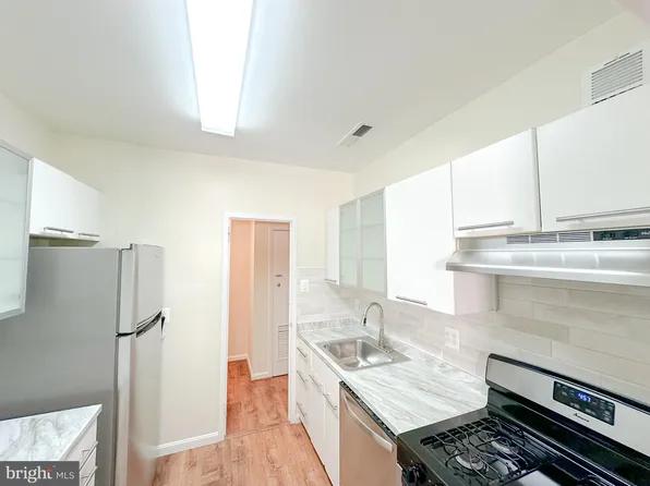 3100 S Manchester St APT 114, Falls Church, VA 22044