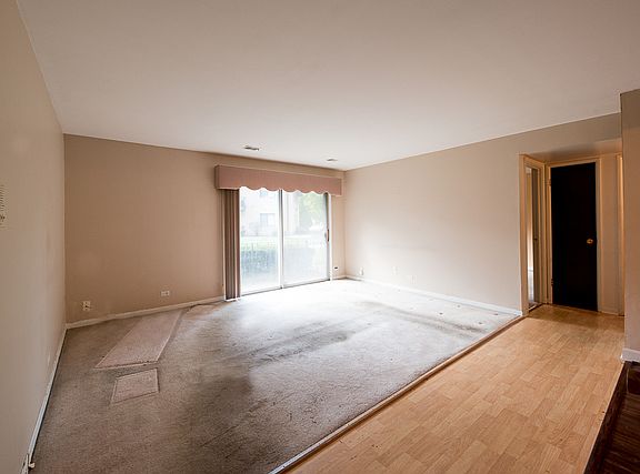 2nd image of 4921 W 109th St APT 101