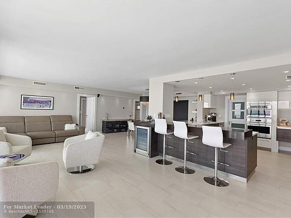 2nd image of 333 NE 21st Ave APT 1210