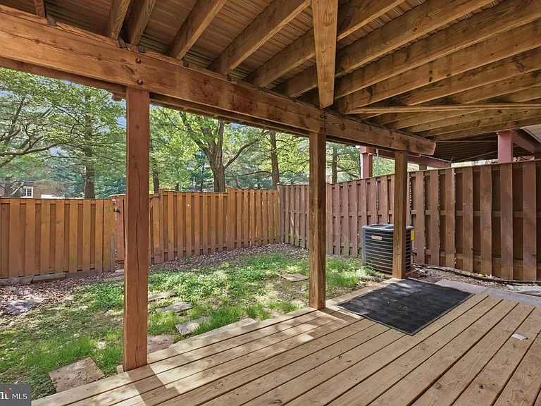 46601 Carriage Ct — Photo 20