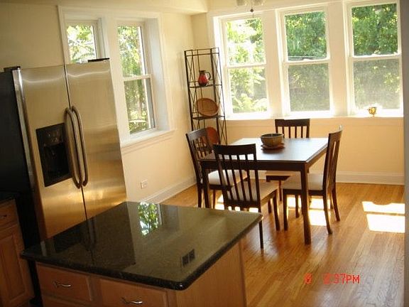 3rd image of 1932 N Richmond St APT 3