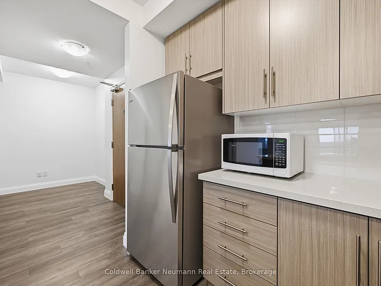 30 Hamilton St S #601 — Photo 11