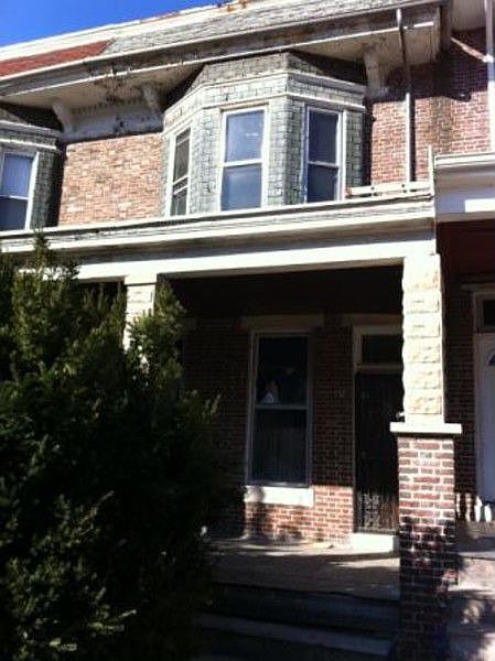 2nd image of 349 E 27th St