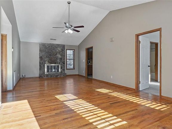 4th image of 1240 Ashbrook Dr