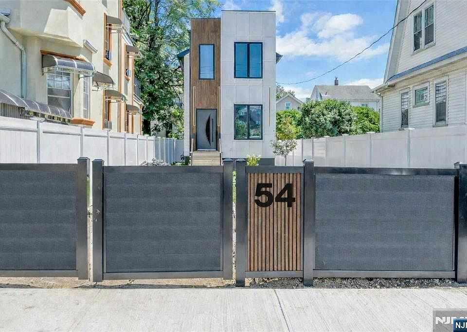 1st image of 54 Hamilton Ave