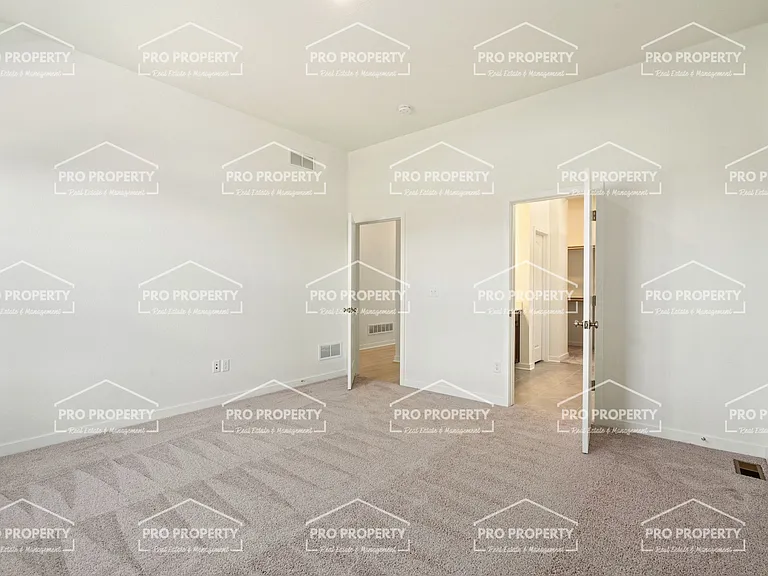 6384 Elk Pass Ln — Photo 14