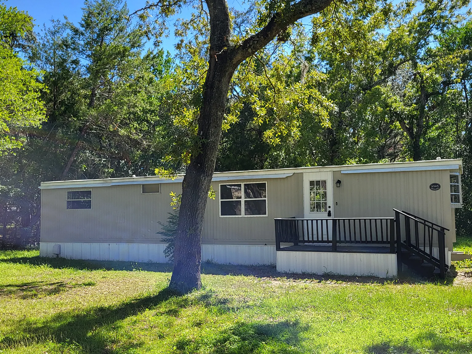 1 bed, 900 sqft, $1,200 — Photo 1