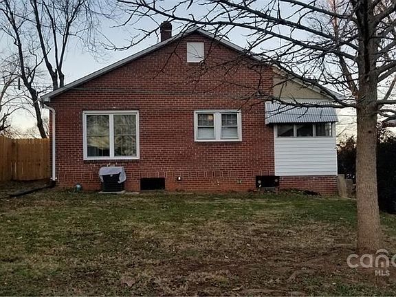 3rd image of 122 East Ave