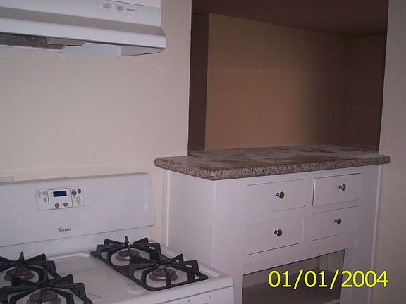 3rd image of 941 E Mariposa St #2