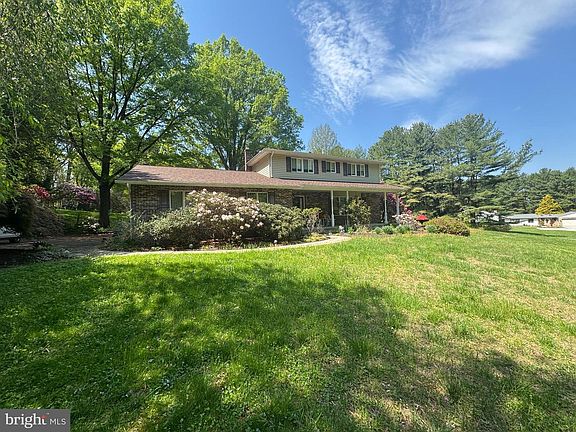 2nd image of 6008 Forkwoods Rd