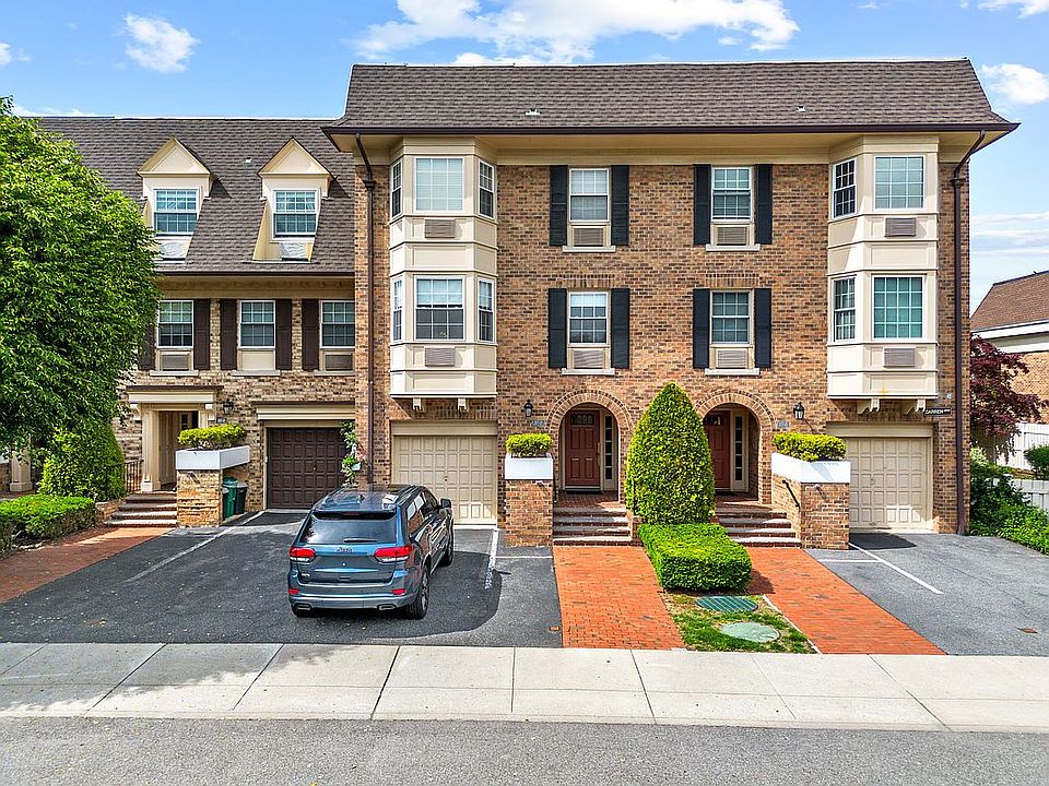 1st image of 207-23 Darren Dr Floor 2