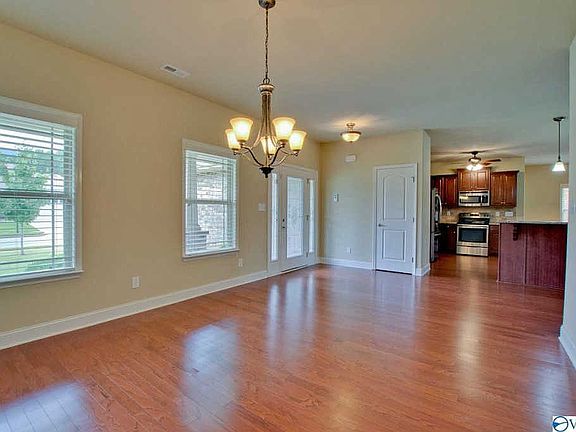 4th image of 3003 Hampstead Dr SE