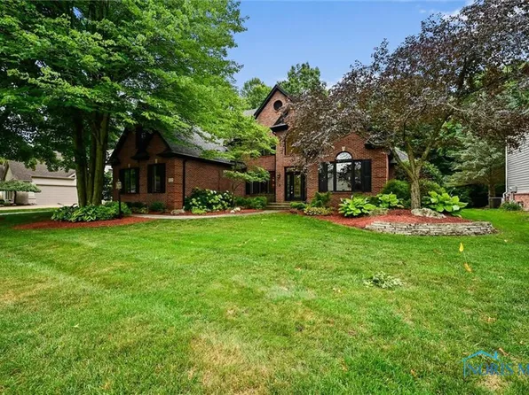 8839 Royal Oak Dr, Holland, OH 43528