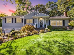 28 Seven Oaks Dr, Summit, NJ 07901