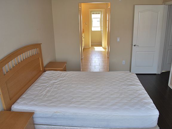4th image of 298 Tustin Field Dr