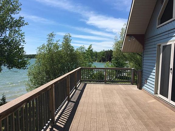 3rd image of 9869 Rosemary Ln