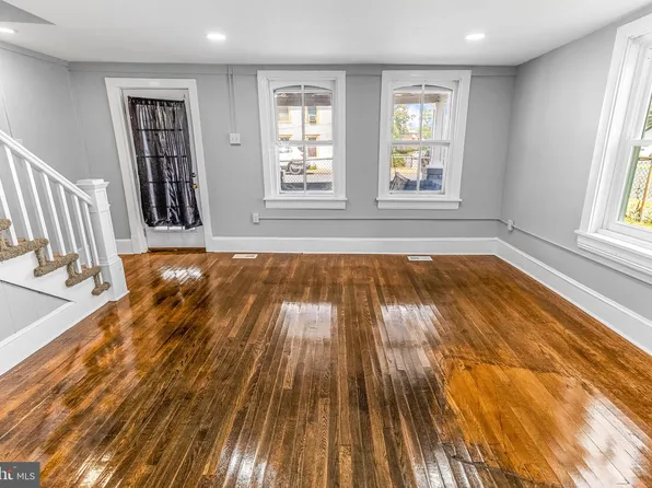 637 2nd St, Martinsburg, WV 25404