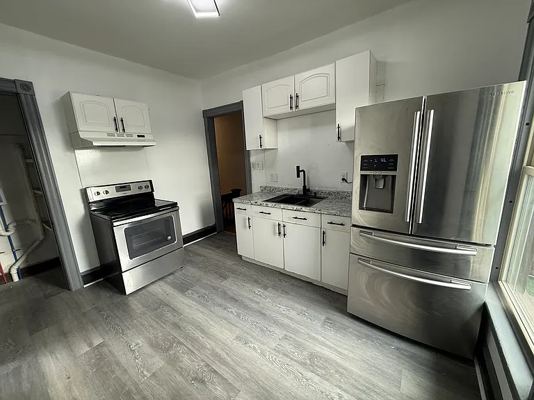 145-147 S Hyde Park Ave #3 — Photo 14