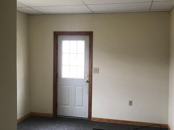 5th image of 158 Market St