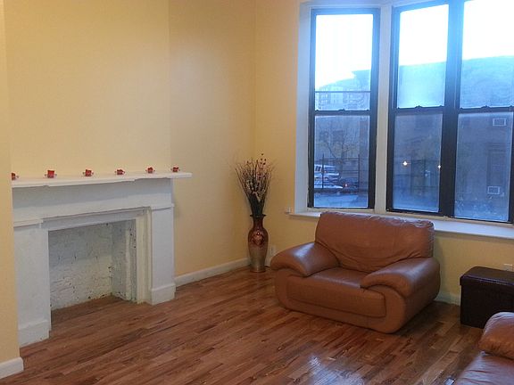 3rd image of 579 Franklin Ave
