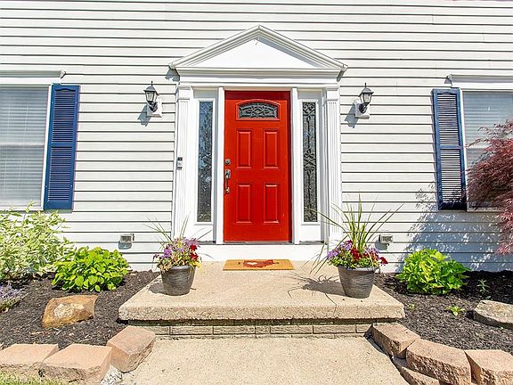 2nd image of 16260 Waterford Dr