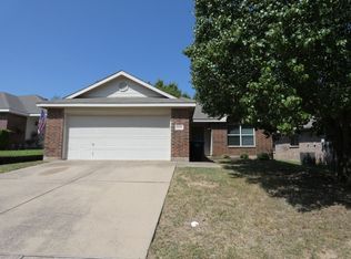 10325 Bear Hollow Dr, Fort Worth, TX 76244