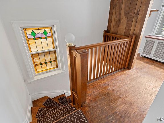 4th image of 1102 Moorlands Dr