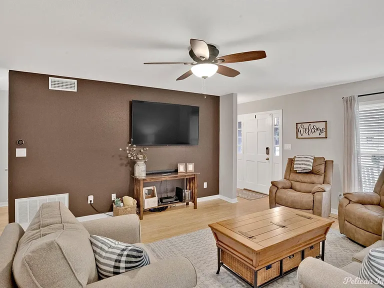 119 Stratmore Dr — Photo 4