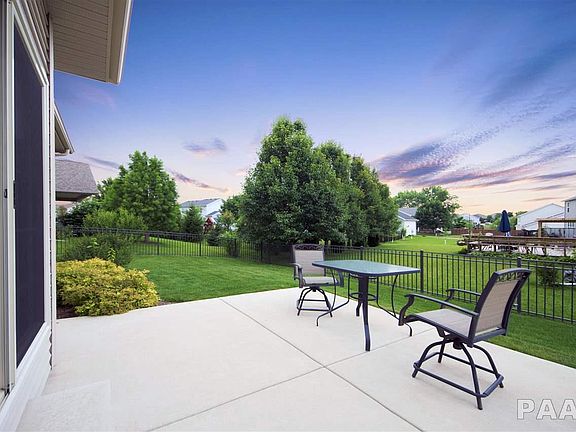 4th image of 2120 W Forestglen Dr