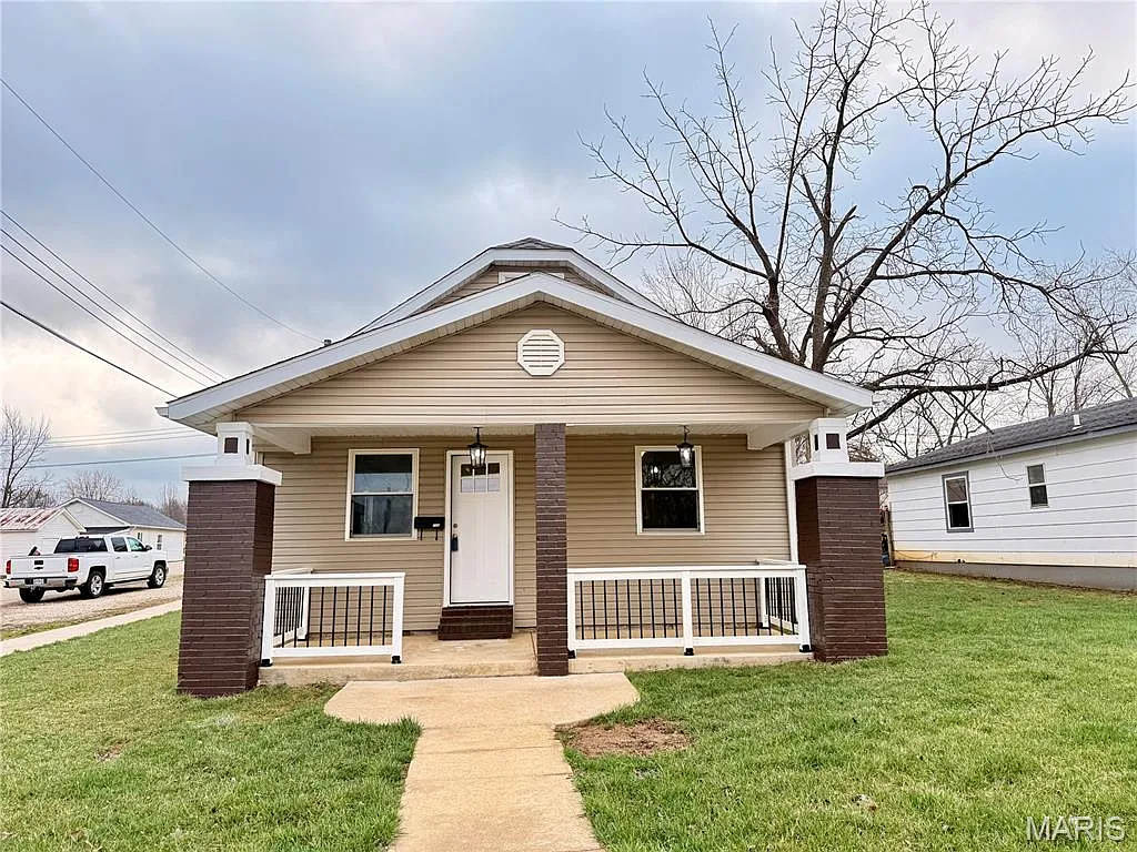 706 N Desloge Dr photo 1
