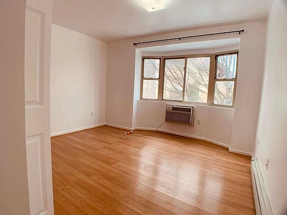 4th image of 22-43 28th St #4A