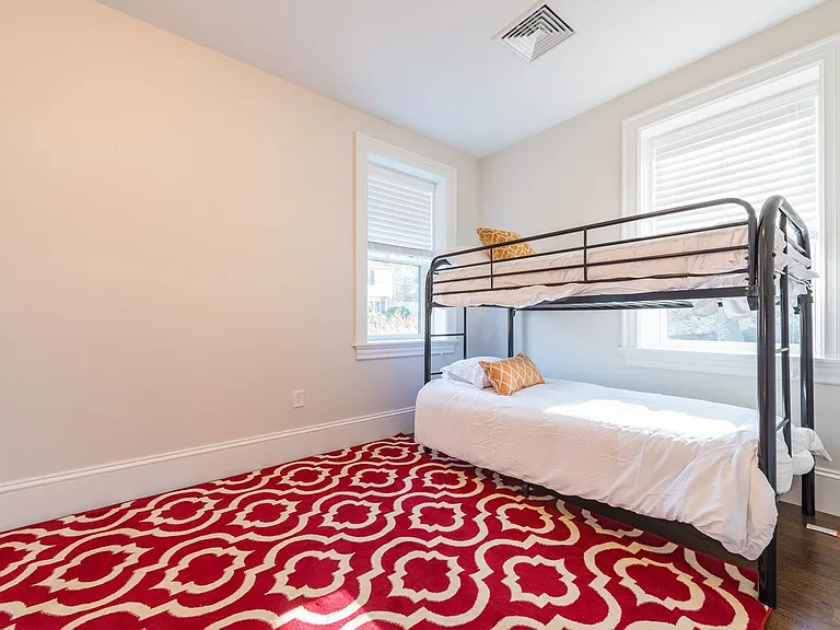 2044 Beacon St #1 — Photo 4