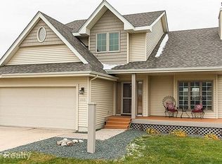 365 Alexander Cir, Pleasant Hill, IA 50327